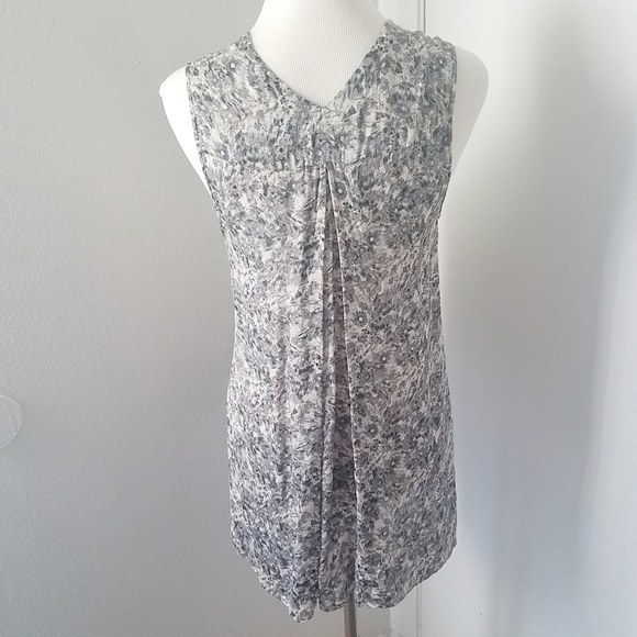 Theykens' Theory sleeveless top gray M hi-lo career layering piece - Picture 2 of 6